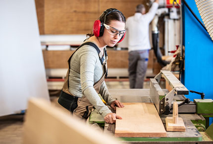Erfahre mehr über unseren Themenschwerpunkt Wirtschaft