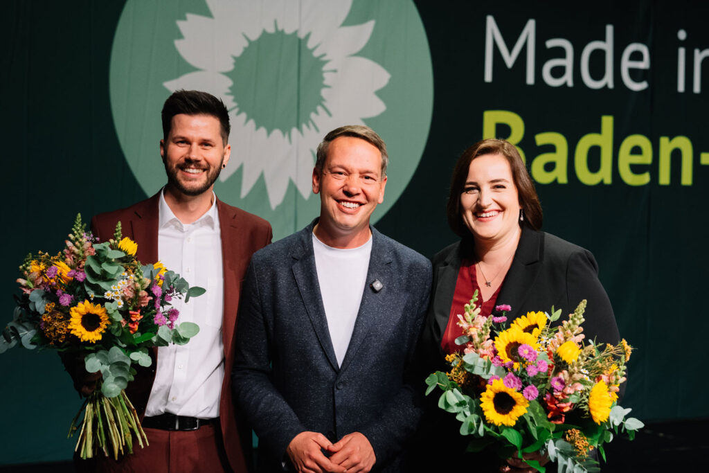 Lena Schwelling, Oliver Hildenbrand und Pascal Haggenmüller auf der Landesdelegiertenkonferenz in Offenburg 2026
