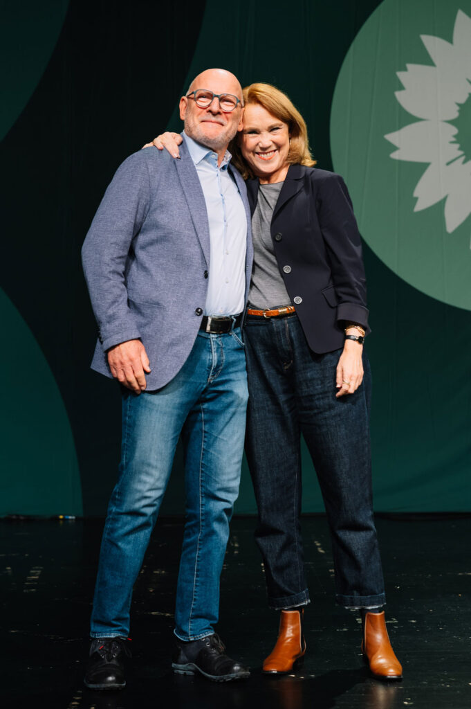 Petra Olschowski und Winne Hermann auf der Landesdelegiertenkonferenz in Offenburg 2026